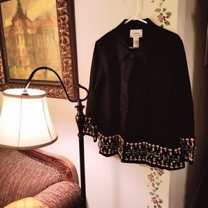 🎄4 for $20! Womens wooden beaded jacket